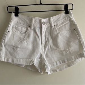 Bullhead denim high rise white shorts size 25. NWOT condition!